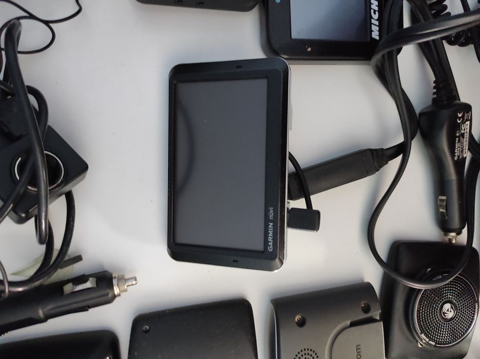 Навигация TomTom/ Garmin/ Blaupunkt/ Medion зарядни, стойки, антени