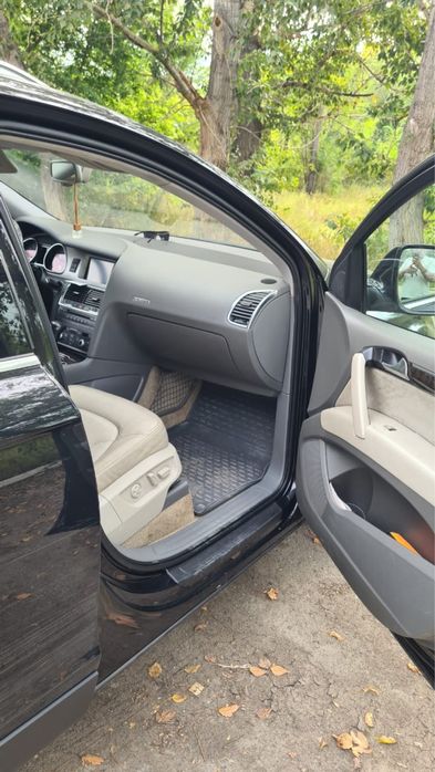 Продам автомобиль Ауди Q7