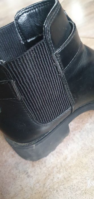 Ghetute piele dama 36,stare perfecta!