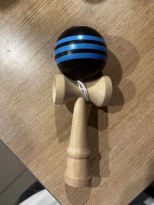 Vand kendama din lemn