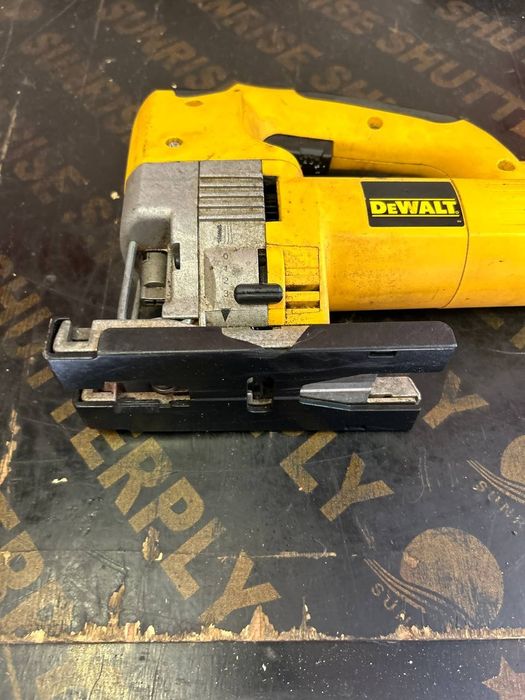 Зеге DEWALT перфектно състояние внос от Англия на 220 волта