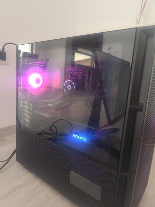 PC Gaming + Monitor 240Hz + Periferice – RTX 4070 SUPER | Ryzen 5 7600X | 32GB DDR5