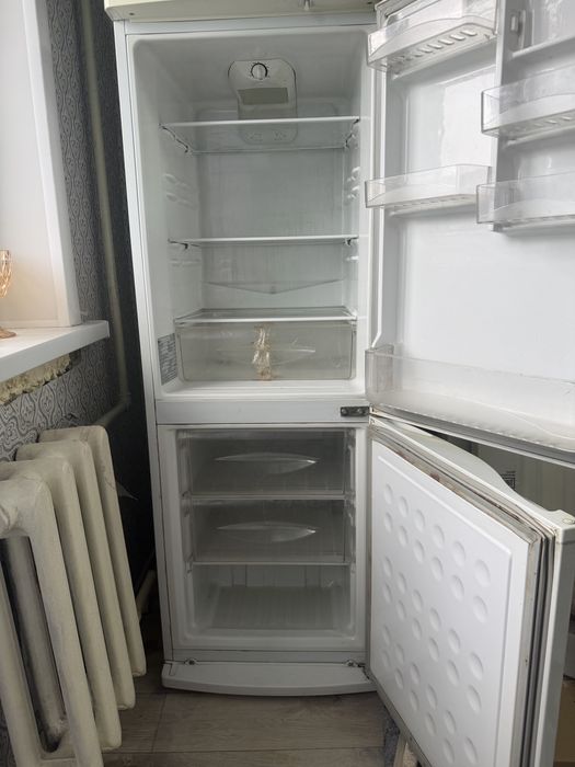 Срочно! Диван, холодильник, стол