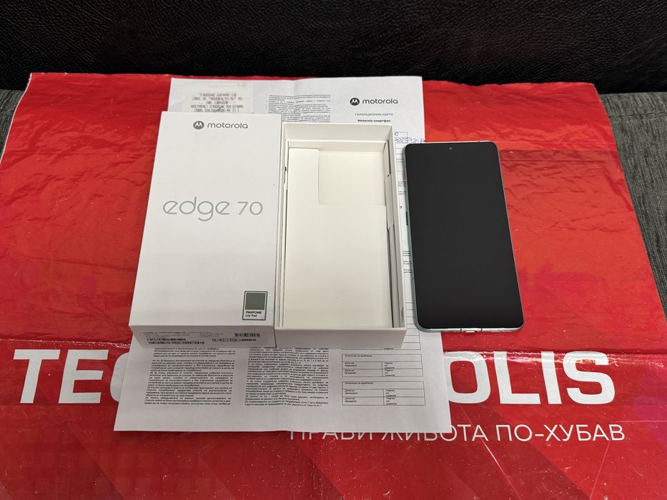 ЧИСТО НОВ 512GB Motorola Edge 70 Гаранция Technopolis 2027 Lily Pad