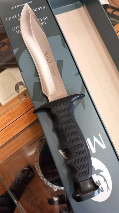 Нож с фиксирано острие Muela 85-161 Испания ! Кожена кания.