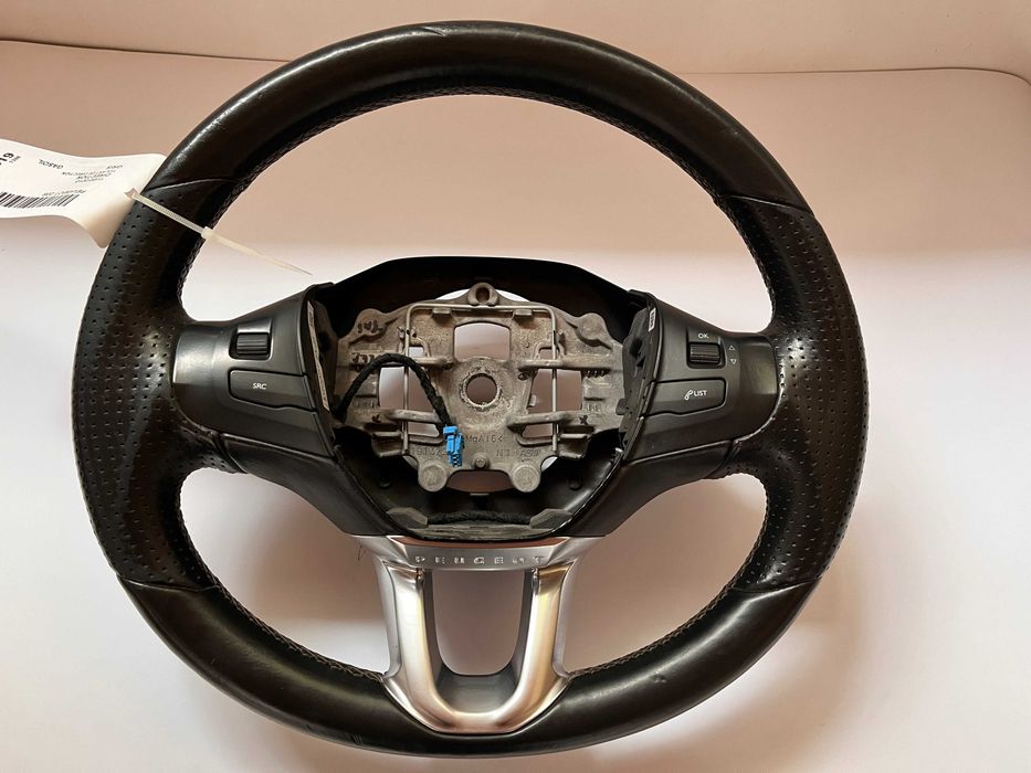 Оригинални с перфорирана кожа Мулти волани Peugeot 208 Пежо pejo