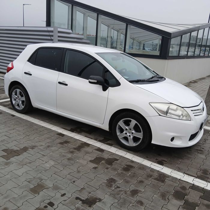 Vând Toyota Auris 1.4 benzină din 2011