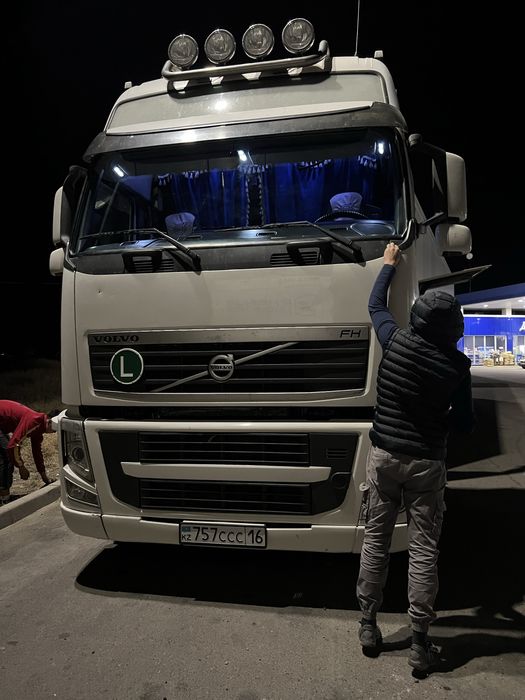 Лобовое на грузовые