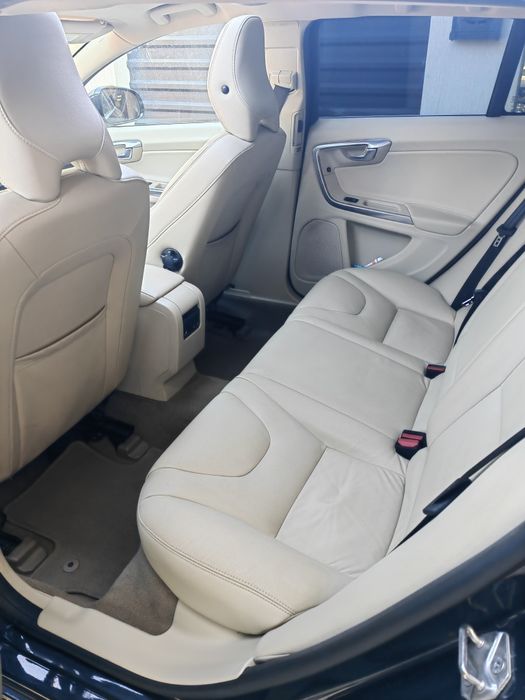 Vand auto personal nevoit sa trec la un 7locuri are si roti noi iarna