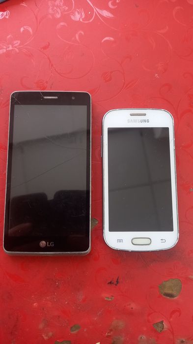 Продам два телефона элджи и саисунг