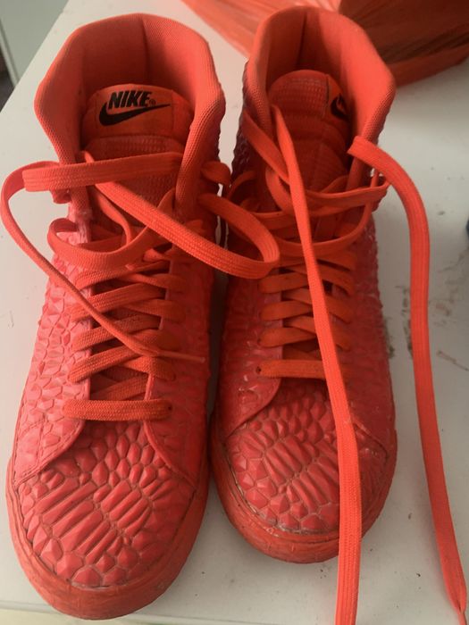 Nike Blazer Mid DMB "Triple Bright Crimson"