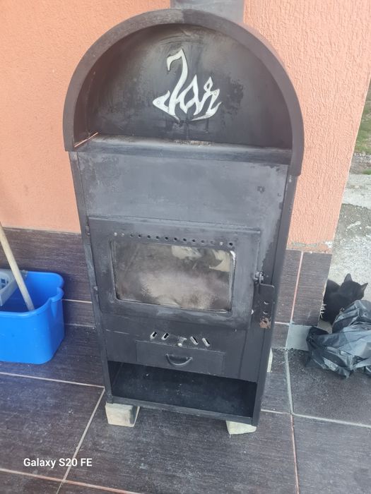 Semineu cu un burlan și doua coturi