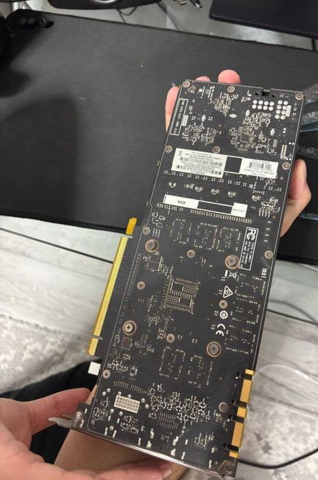 Продается видеокарта  PNY GTX 1080 на 8 Гб