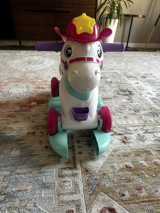 Продам Chicco игрушку толо кар