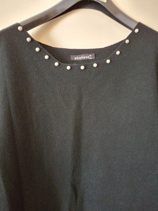 Дамски пуловер черен с камъни