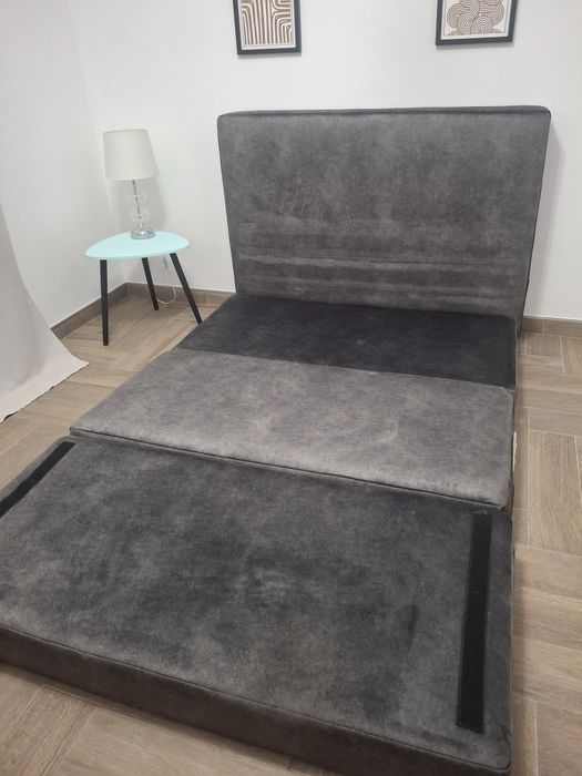 Vand URGENT canapea 2 locuri din burete