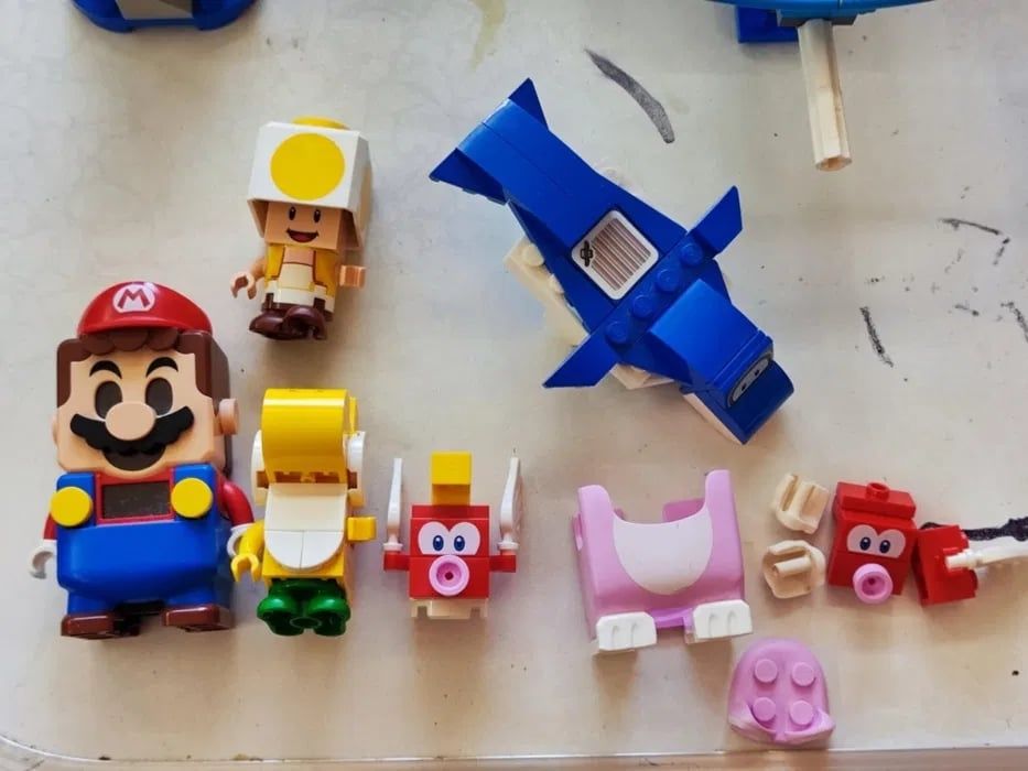 Части за Лего супер Марио Lego super mario