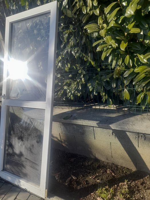 Vând ușa de balcon