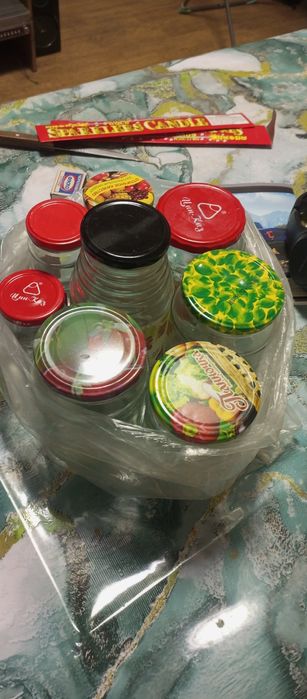 Банки с винтовыми крышками