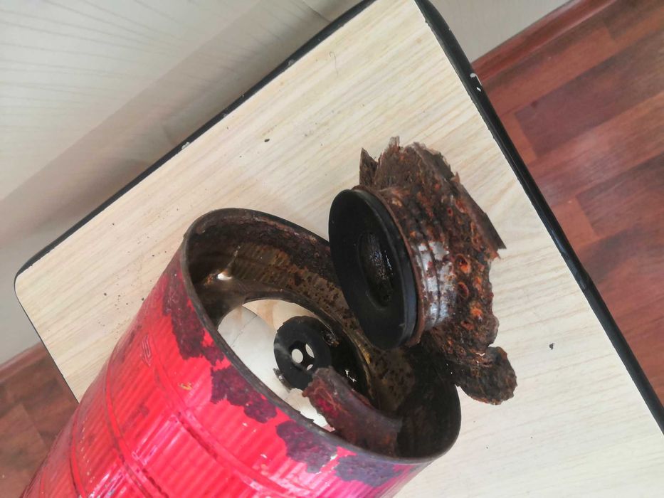 Продам Термос 2 литра