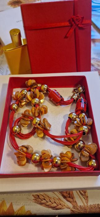 Colier unicat cu sidef natural auriu si elemente aurite