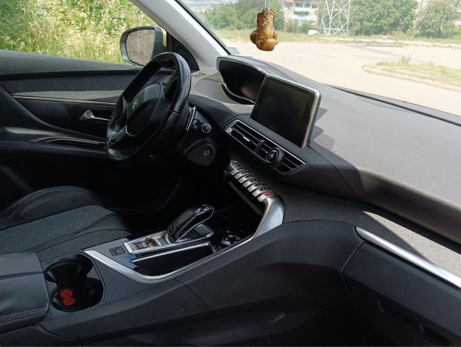 Peugeot 3008 1.5 BlueHDi 120 к.с. Автоматик GT Line | Перфектно състояние | Обслужен