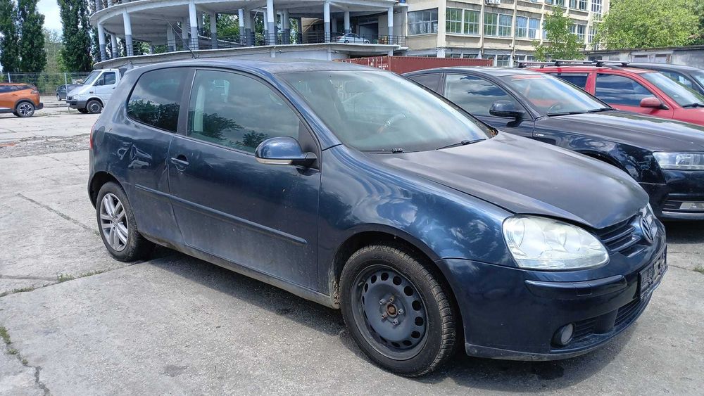 Dezmembrez VW GOLF 5 - 1.6 FSI Din 2008 - BLF