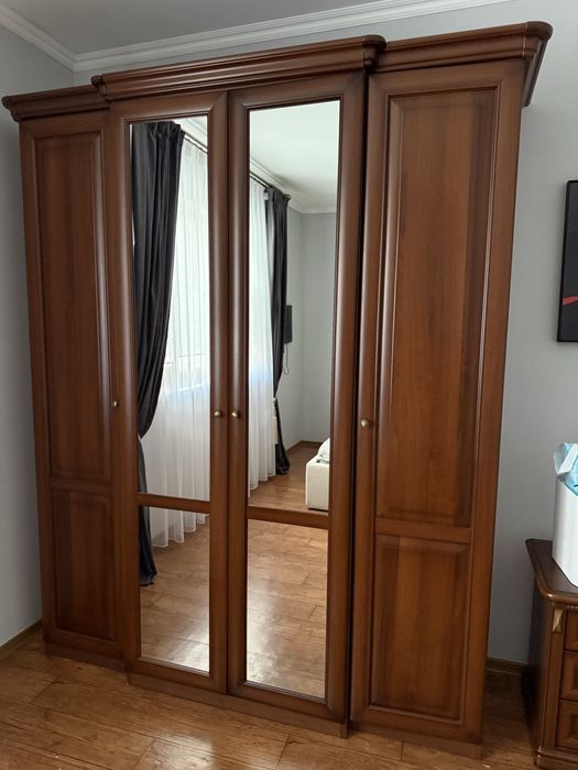 Продам кровать, тумбу, шкаф