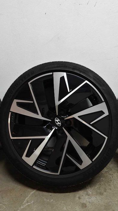 20" Оригинални джанти Hyundai + гуми GoodYear Eagle F1 245/40 R20 99V
