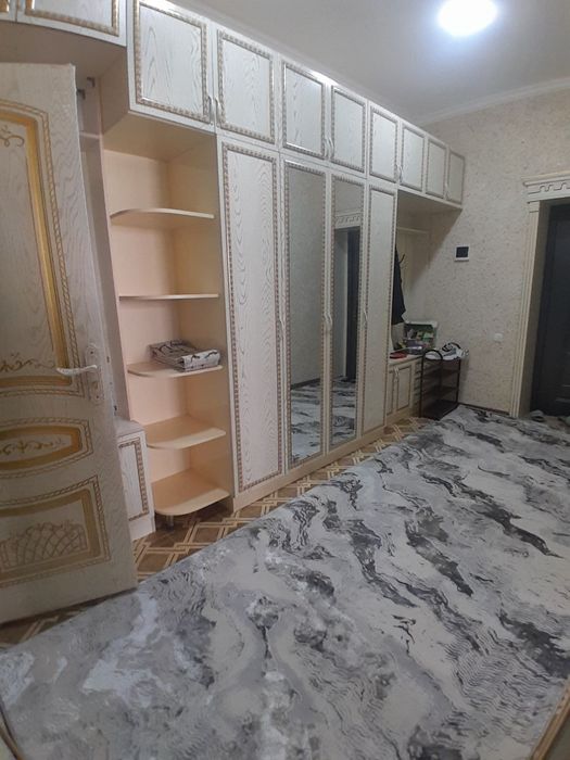 Квартира кизларга шерикчиликга