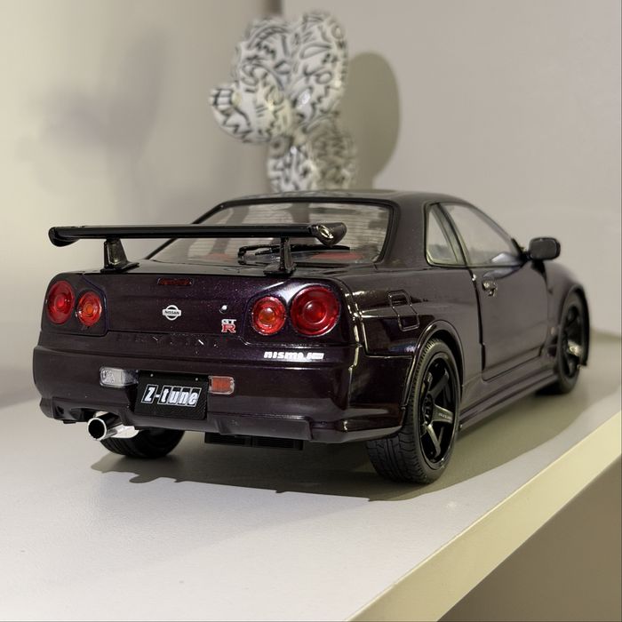Nissan Skyline R34 Midnight Purple 1:18 мащаб scale model