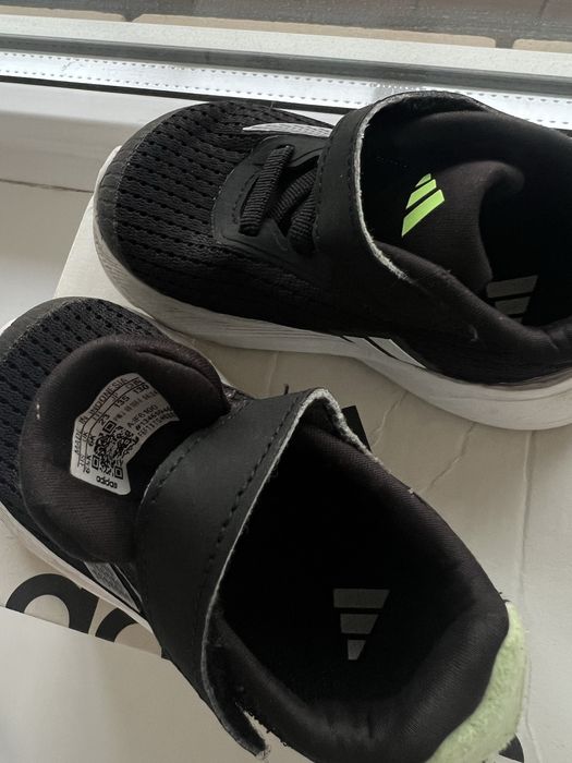 Летние кроссовки Adidas оригинал 23размер