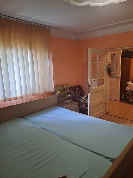 Casa si teren de vanzare