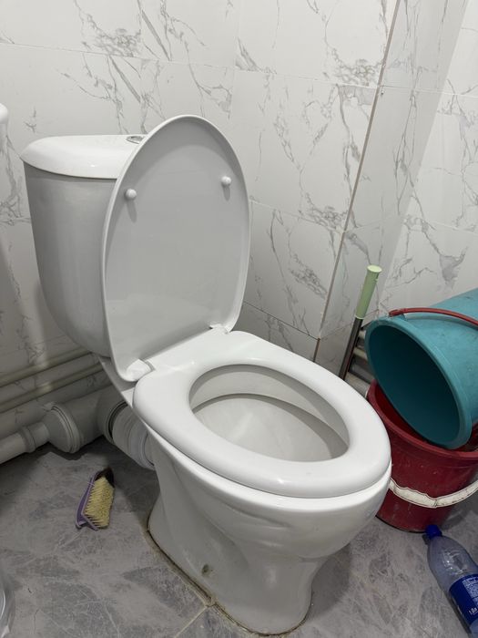 Унитаз б/у, в хор состоянии