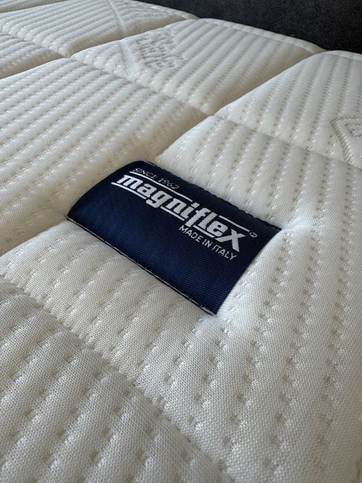 Дизайнерска спалня/легло + матрак Magniflex + шалте и калъфки Textura