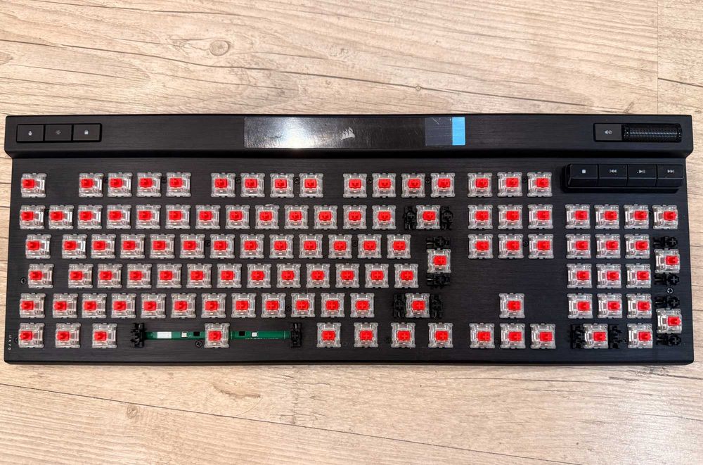 Gaming keyboard , Геймърска клавиатура Corsair K70 RGB PRO Cherry MX Red | Като нова | Пълен комплект