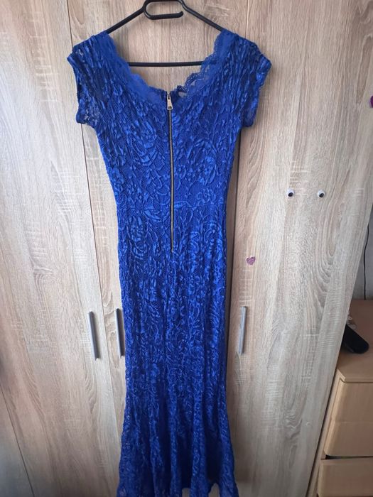Дълга синия рокля