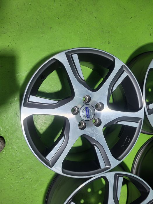 18 5x108 Volvo лети джанти 5х108 волво