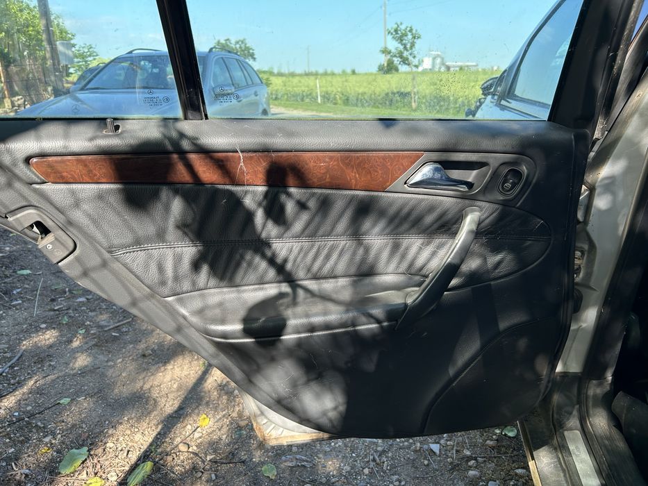 Mercedes C220 CDI W203 2002г. на части