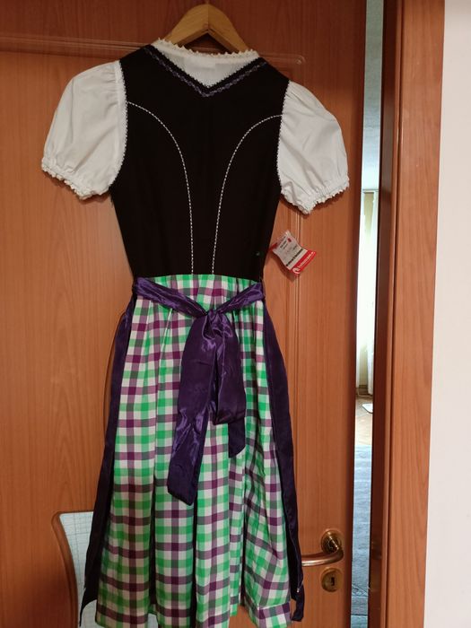 Rochiță tiroleza. Noua cu eticheta.Originala.