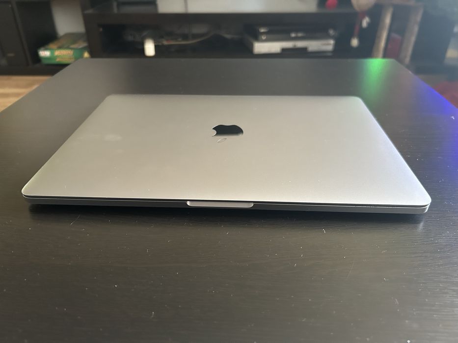 Macbook Pro 13" A1708 i5 8 GB RAM SSD 256 GB