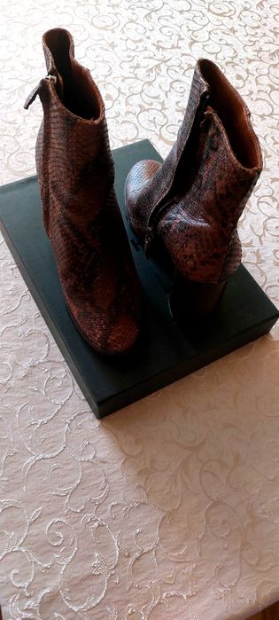 Дамски къси боти