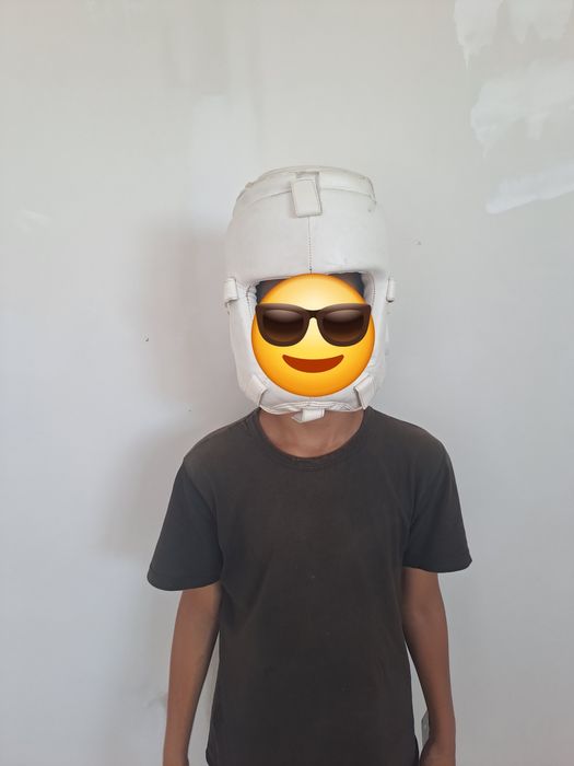 Продам 2 шлема , размер L и M, район обл больницы