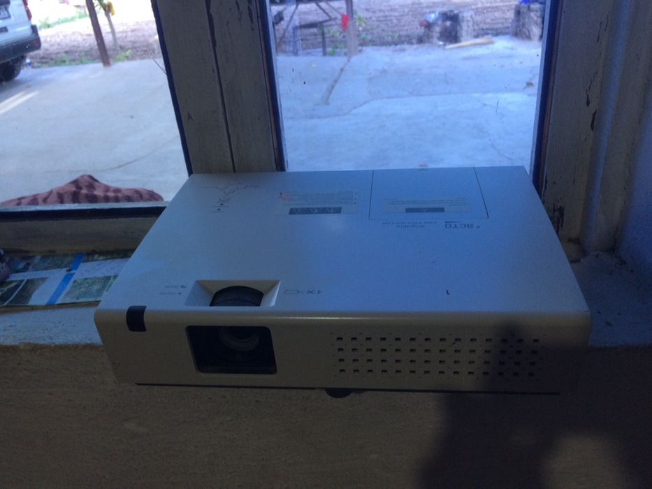 Acto LX316 Proektor