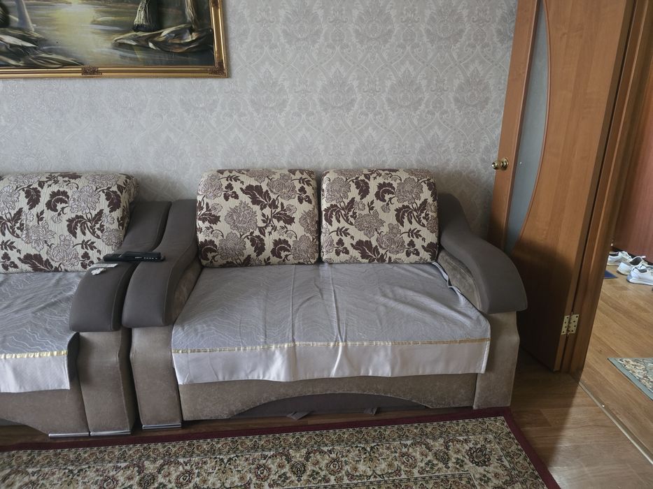 Продам два дивана