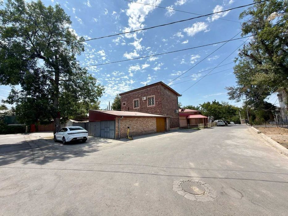 Продается угловой Дом 5,4соток Фасад 44метра (музей плова) М.-Улугбек