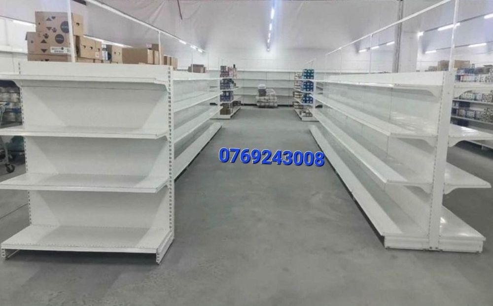 Vand rafturi metalice pentru magazin