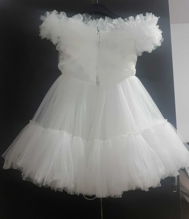Vand rochie din tulle cu detaliu pe umeri