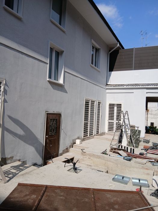 Echipa meseriasi constructi