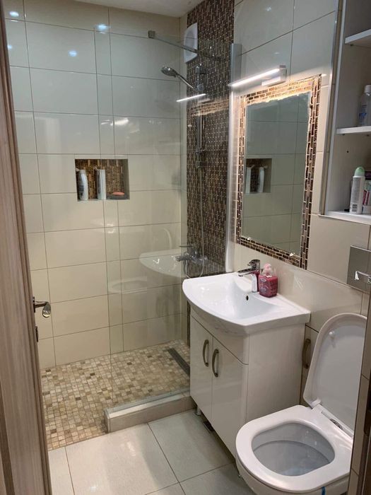 Apartament 2 camere, etaj 1, Zona Rotonda, (vis-a-vis de McDonalds)